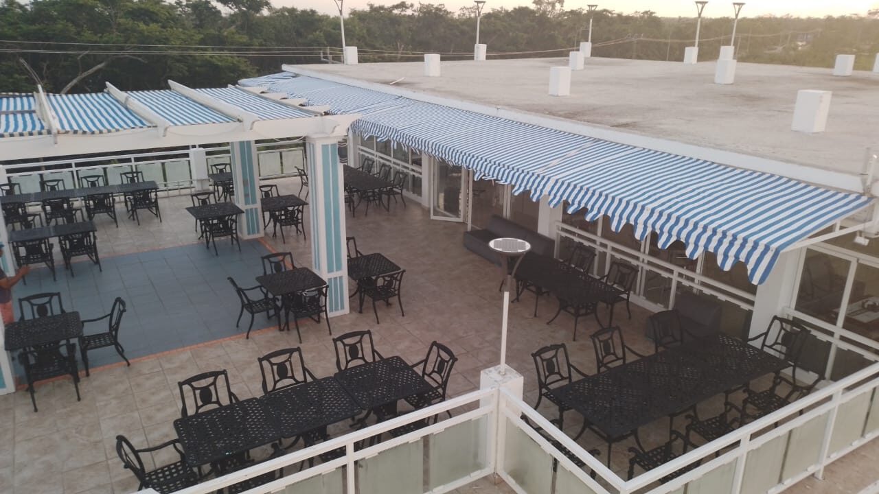 Hakim Roof Top